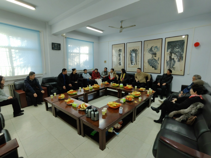 食品与生物工程学院召开离退休教师座谈会